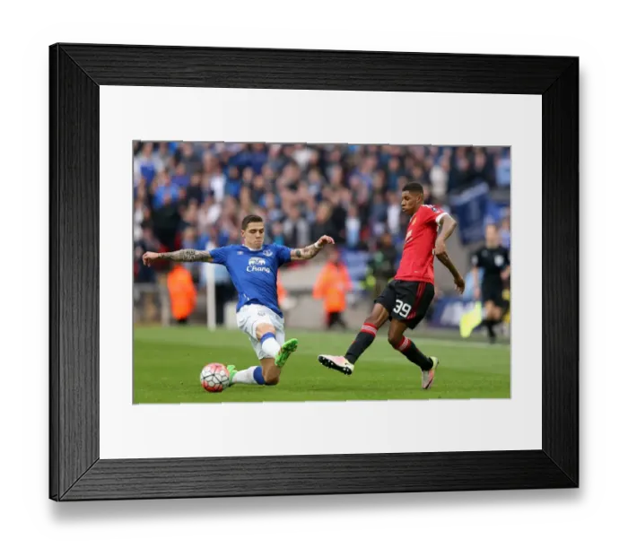 Framed Print : Emirates FA Cup - Semi-Final - Everton v Manchester United - Wembley Stadium Framed Print : Emirates FA Cup - Semi-Final - Everton v Manchester United - Wembley Stadium