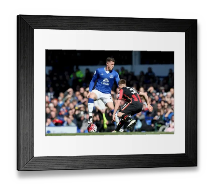 Framed Print : Battle for the Ball: Ross Barkley vs Matt Ritchie - Everton vs AFC Bournemouth (Premier League) Framed Print : Battle for the Ball: Ross Barkley vs Matt Ritchie - Everton vs AFC Bournemouth (Premier League)