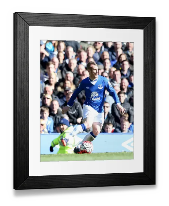 Framed Print : Tony Hibbert in Action: Everton vs AFC Bournemouth, Barclays Premier League, Goodison Park (PA Images) Framed Print : Tony Hibbert in Action: Everton vs AFC Bournemouth, Barclays Premier League, Goodison Park (PA Images)