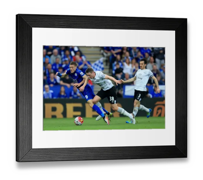 Framed Print : Jamie Vardy Reacts to Penalty Call Against Everton's Matthew Pennington in Leicester City vs Everton, Barclays Premier League Framed Print : Jamie Vardy Reacts to Penalty Call Against Everton's Matthew Pennington in Leicester City vs Everton, Barclays Premier League