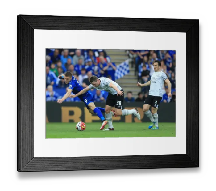 Framed Print : Jamie Vardy's Reaction: Penalty Call against Everton's Matthew Pennington in Leicester City vs Everton, Premier League Framed Print : Jamie Vardy's Reaction: Penalty Call against Everton's Matthew Pennington in Leicester City vs Everton, Premier League