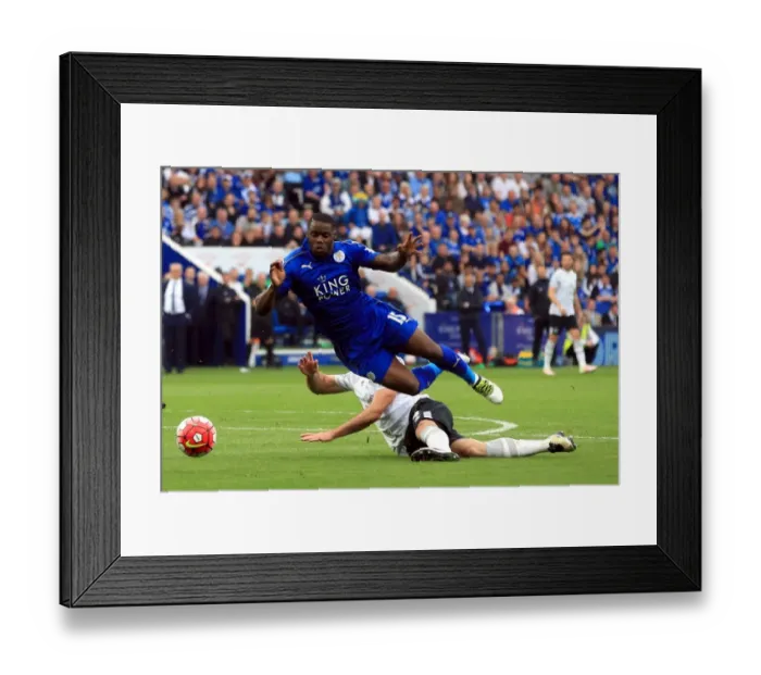 Framed Print : Everton's Gibson Concedes Penalty Against Leicester City (Barclays Premier League)