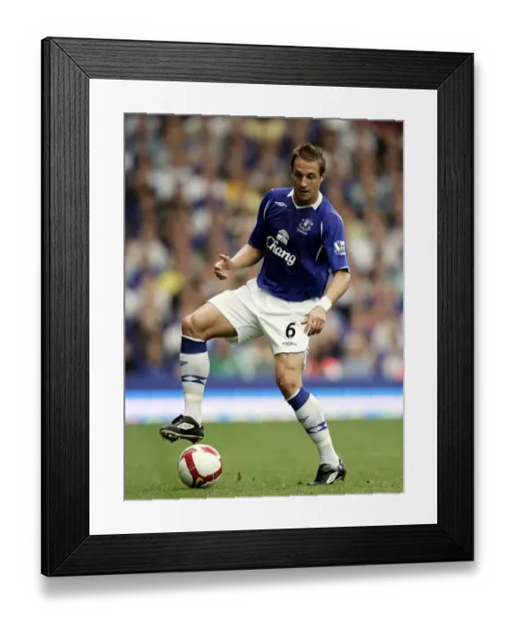 Framed Print : Football - Everton v Portsmouth Barclays Premier League Framed Print : Football - Everton v Portsmouth Barclays Premier League