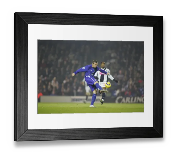 Framed Print : David Weir: Defending for Everton FC - Clearing the Lines Framed Print : David Weir: Defending for Everton FC - Clearing the Lines