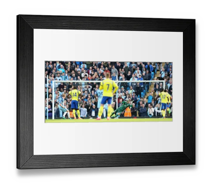 Framed Print : Premier League - Manchester City v Everton - Etihad Stadium Framed Print : Premier League - Manchester City v Everton - Etihad Stadium
