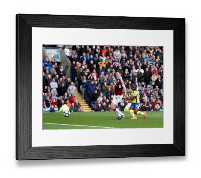Framed Print : Yannick Bolasie Scores the Opener: Everton at Burnley's Turf Moor (Premier League)