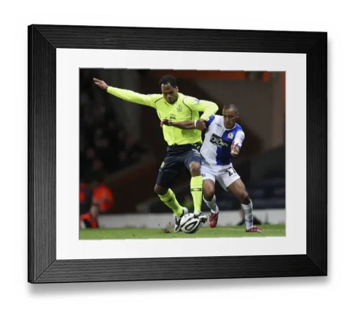 Framed Print : Joleon Lescott vs. Danny Simpson: Clash in the Carling Cup Third Round - Everton vs. Blackburn Rovers, 2008 Framed Print : Joleon Lescott vs. Danny Simpson: Clash in the Carling Cup Third Round - Everton vs. Blackburn Rovers, 2008