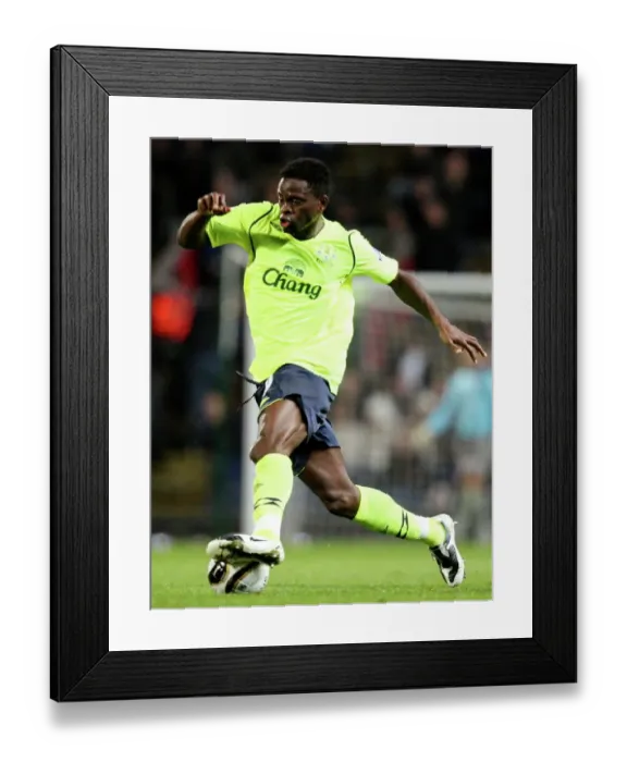 Framed Print : Louis Saha in Action: Everton Football, 08 / 09 Season Framed Print : Louis Saha in Action: Everton Football, 08 / 09 Season