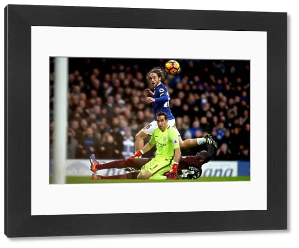 Tom Davies Scores Everton's Third Goal: Everton FC vs Manchester City at Goodison Park (Premier League)