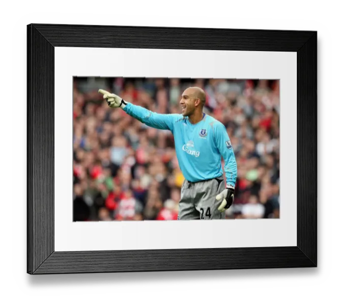 Framed Print : Football - Arsenal v Everton Barclays Premier League Framed Print : Football - Arsenal v Everton Barclays Premier League