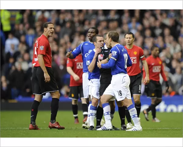 Heated Rivalry: Neville vs Ferdinand Clash - Everton vs Manchester United (08 / 09)