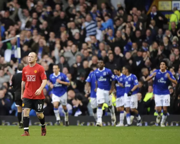 Rooney's Disappointment: Fellaini Scores First Goal Against Manchester United for Everton (08 / 09, Goodison Park)