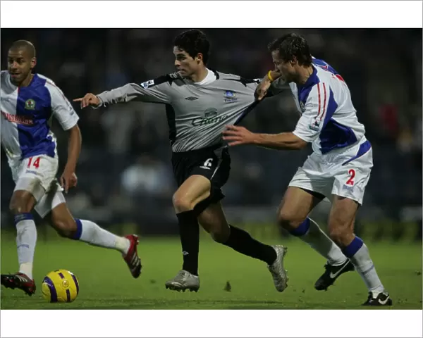 Mikel Arteta's Tenacious Midfield Performance: Overpowering Two Defenders (Blackburn vs Everton)