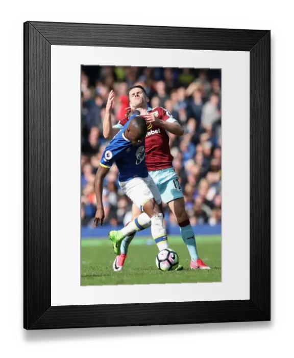 Framed Print : Everton vs Burnley: Intense Battle for Possession - Enner Valencia vs Robbie Brady at Goodison Park (Premier League 2016-17) Framed Print : Everton vs Burnley: Intense Battle for Possession - Enner Valencia vs Robbie Brady at Goodison Park (Premier League 2016-17)