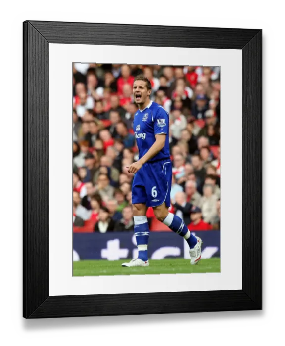 Framed Print : Football - Arsenal v Everton Barclays Premier League