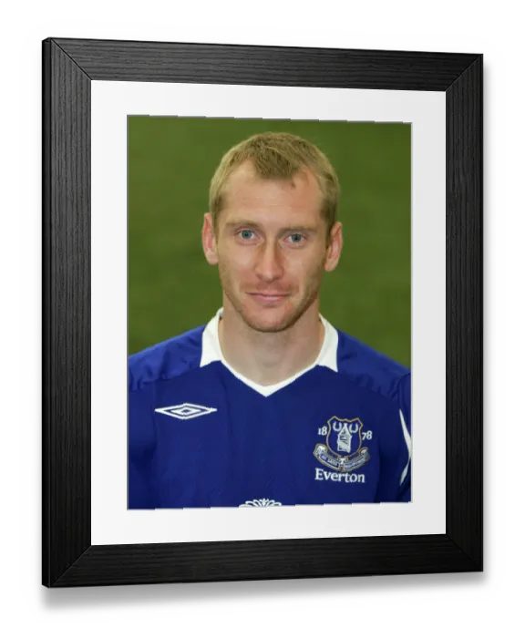Framed Print : Everton FC 2008-09 Team Photo and Headshots: Anthony Gerrard Framed Print : Everton FC 2008-09 Team Photo and Headshots: Anthony Gerrard