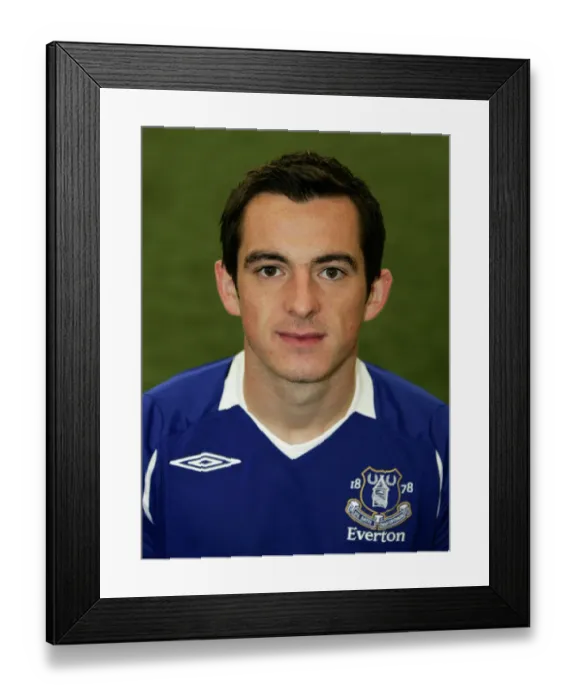 Framed Print : Everton FC 2008-09 Team: Leighton Baines at Goodison Park Framed Print : Everton FC 2008-09 Team: Leighton Baines at Goodison Park