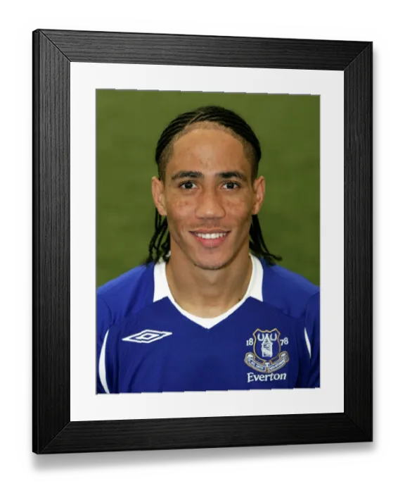 Framed Print : Everton Football Club 2008-09 Team: Andy Van der Meyde at Goodison Park