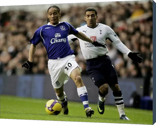 Pienaar vs. Lennon: A Battle in the Everton-Tottenham Football Rivalry, Barclays Premier League, 2008