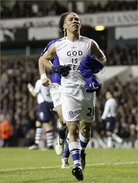 Steven Pienaar Scores First Goal for Everton Against Tottenham (November 2008)