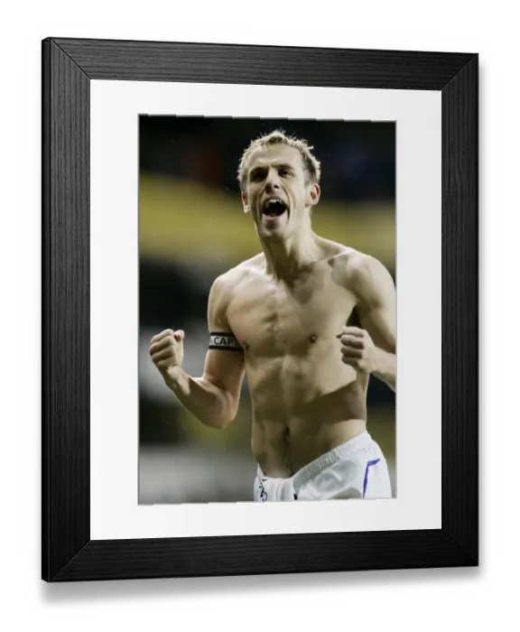 Framed Print : Football - Tottenham Hotspur v Everton Barclays Premier Framed Print : Football - Tottenham Hotspur v Everton Barclays Premier
