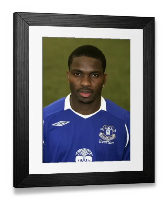 Framed Print : Joseph Yobo with Everton FC at Goodison Park, 2008-09 Season Framed Print : Joseph Yobo with Everton FC at Goodison Park, 2008-09 Season