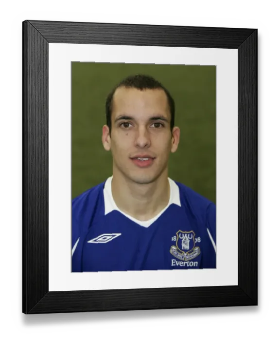 Framed Print : Everton FC 08-09 Team Photo: Andy Van der Meyde Framed Print : Everton FC 08-09 Team Photo: Andy Van der Meyde