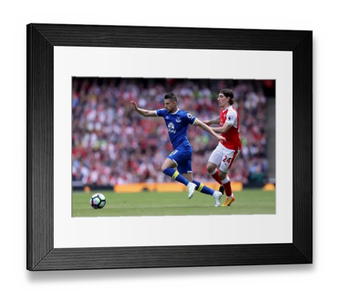 Framed Print : Premier League - Arsenal v Everton - Emirates Stadium Framed Print : Premier League - Arsenal v Everton - Emirates Stadium