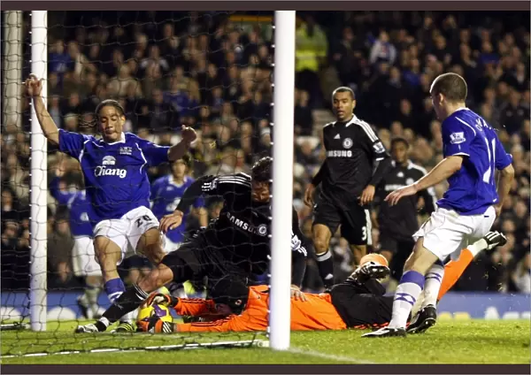 Disallowed Goal: Steven Pienaar, Everton vs Chelsea, Premier League 2008