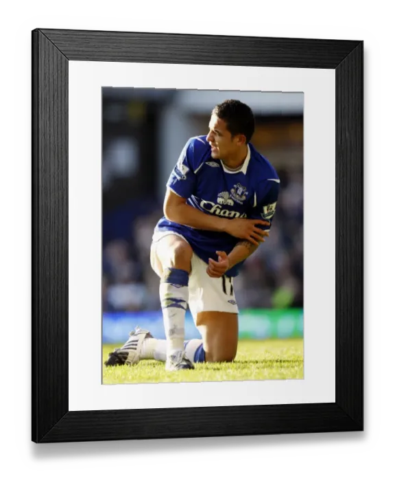 Framed Print : Tim Cahill in Action: Everton vs Sunderland, 08 / 09 Season - Stock Image, 28 / 12 / 08 Framed Print : Tim Cahill in Action: Everton vs Sunderland, 08 / 09 Season - Stock Image, 28 / 12 / 08