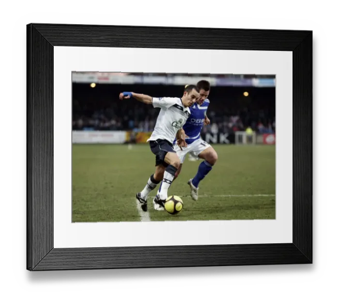 Framed Print : Osman vs Jennings: Everton's FA Cup Battle at Macclesfield Town (08 / 09) Framed Print : Osman vs Jennings: Everton's FA Cup Battle at Macclesfield Town (08 / 09)