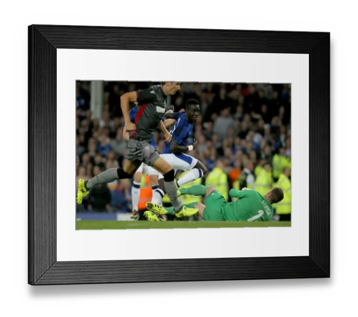 Framed Print : Idrissa Gueye Scores Everton's Second Goal in UEFA Europa League Play-Off against Hajduk Split (2017-18) Framed Print : Idrissa Gueye Scores Everton's Second Goal in UEFA Europa League Play-Off against Hajduk Split (2017-18)