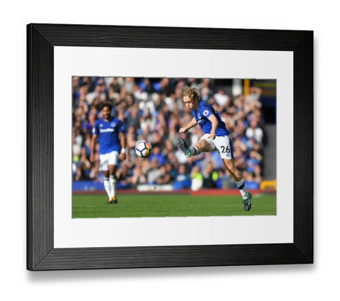 Framed Print : Tom Davies of Everton Facing Off Against Tottenhotspur at Goodison Park during the 2017-18 Premier League Season Framed Print : Tom Davies of Everton Facing Off Against Tottenhotspur at Goodison Park during the 2017-18 Premier League Season