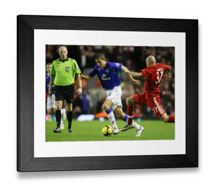 Framed Print : Jack Rodwell vs Martin Skrtel: FA Cup Battle at Anfield (08 / 09) Framed Print : Jack Rodwell vs Martin Skrtel: FA Cup Battle at Anfield (08 / 09)
