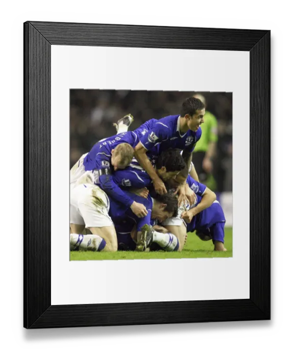 Framed Print : Dan Gosling Scores the Stunner: Everton's FA Cup Upset Against Liverpool (2009) Framed Print : Dan Gosling Scores the Stunner: Everton's FA Cup Upset Against Liverpool (2009)