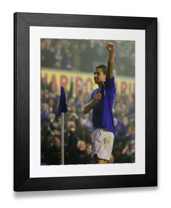 Framed Print : Tim Cahill's Thunderbolt: Everton's First Goal vs. Arsenal (08 / 09 Season) Framed Print : Tim Cahill's Thunderbolt: Everton's First Goal vs. Arsenal (08 / 09 Season)