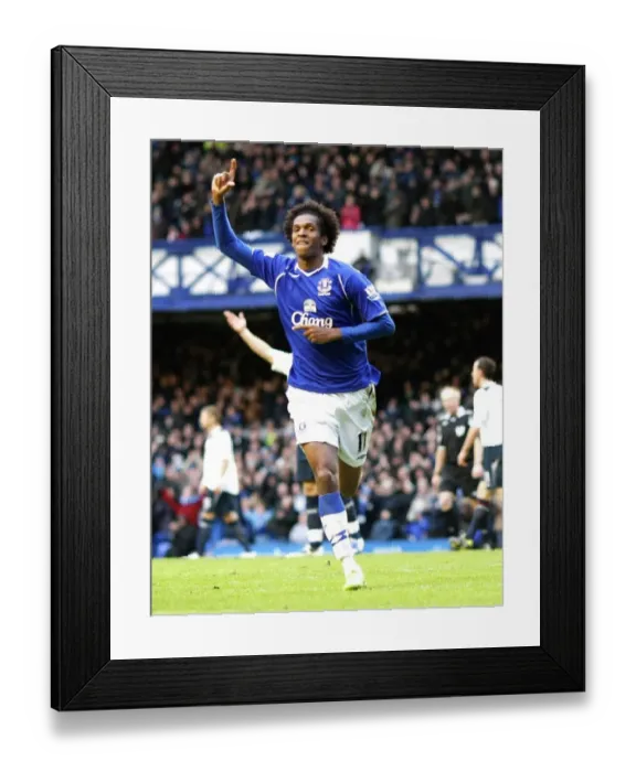 Framed Print : Football - Everton v Bolton Wanderers - Barclays Premier Framed Print : Football - Everton v Bolton Wanderers - Barclays Premier