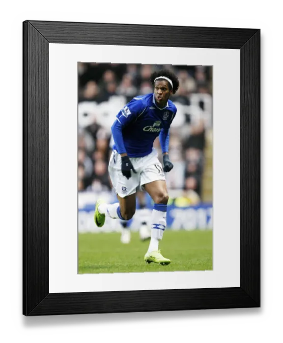 Framed Print : Thrilling Football Moment: Jo in Action - Everton vs Newcastle United (08 / 09 Season) Framed Print : Thrilling Football Moment: Jo in Action - Everton vs Newcastle United (08 / 09 Season)