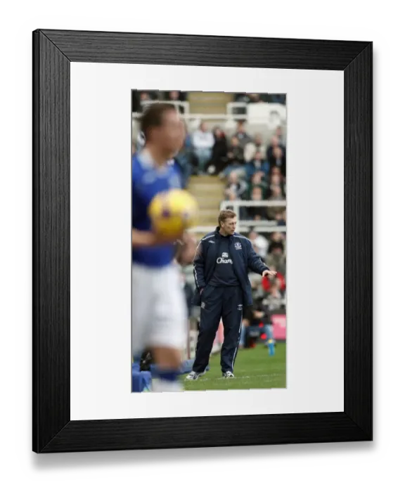 Framed Print : David Moyes and Everton Tactics: Newcastle United vs Everton (2009) - Barclays Premier League Football Match Framed Print : David Moyes and Everton Tactics: Newcastle United vs Everton (2009) - Barclays Premier League Football Match