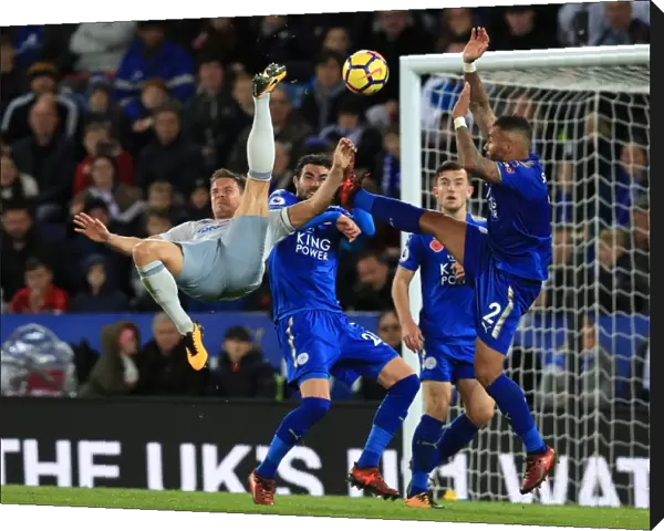 Phil Jagielka's Overhead Kick Attempt at King Power Stadium: Leicester City vs Everton, Premier League