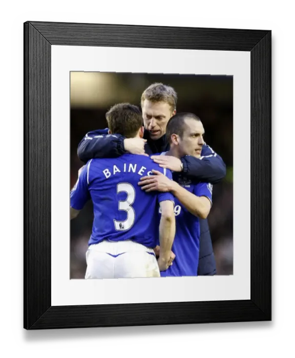 Framed Print : Everton FC: Moyes and Players Celebrate FA Cup Quarter Final Victory over Middlesbrough - Triumphant Moment with Leighton Baines and Leon Osman (08 / 09)