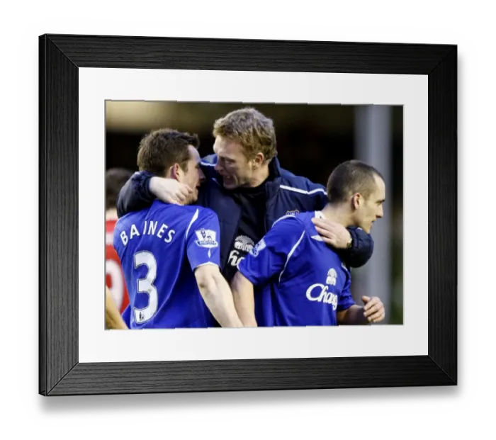 Framed Print : Everton FC: David Moyes and Players Celebrate FA Cup Quarter Final Victory over Middlesbrough (08 / 09) - Moyes with Leighton Baines and Leon Osman Framed Print : Everton FC: David Moyes and Players Celebrate FA Cup Quarter Final Victory over Middlesbrough (08 / 09) - Moyes with Leighton Baines and Leon Osman