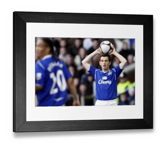 Framed Print : Everton's Leighton Baines Throws In at Goodison Park: FA Cup Quarterfinal Showdown vs Middlesbrough (08 / 09) Framed Print : Everton's Leighton Baines Throws In at Goodison Park: FA Cup Quarterfinal Showdown vs Middlesbrough (08 / 09)