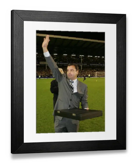 Framed Print : Everton's Graeme Sharp: A Giant Performance Against West Ham Framed Print : Everton's Graeme Sharp: A Giant Performance Against West Ham