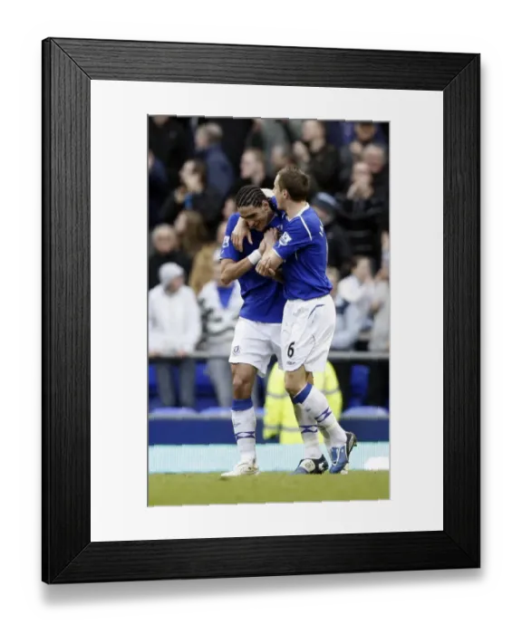 Framed Print : Football - Everton v Stoke City Barclays Premier League Framed Print : Football - Everton v Stoke City Barclays Premier League