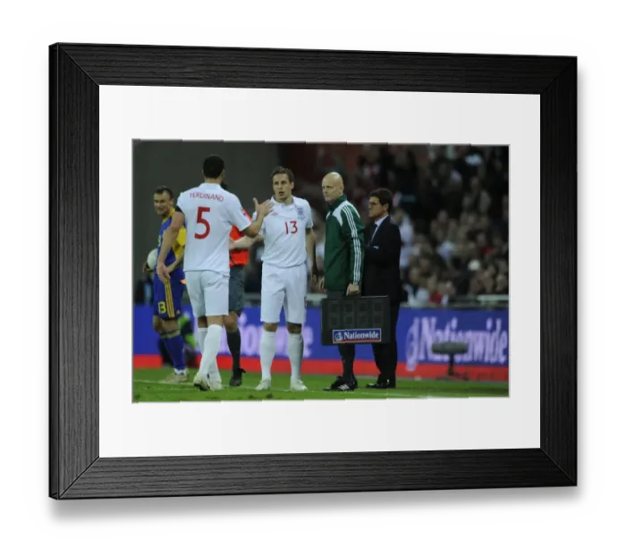Framed Print : Football - England v Ukraine - 2010 World Cup Qualifying Framed Print : Football - England v Ukraine - 2010 World Cup Qualifying