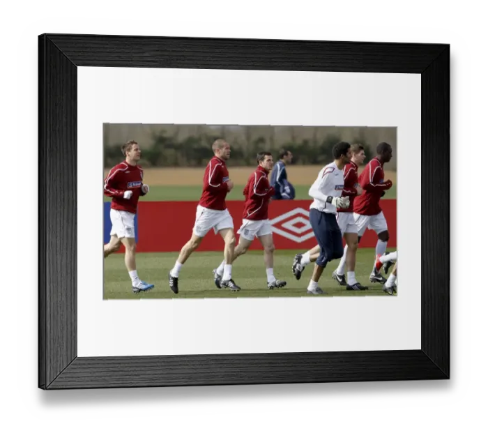 Framed Print : Everton FC Training: Jagielka, Upson, Baines, James, Gerrard, Heskey at England's London Colney Facility (March 2009)