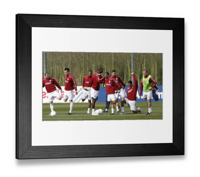 Framed Print : Everton FC: England Training Session - Rooney, Terry, Cole, Johnson, Downing, Lescott, and Upson Framed Print : Everton FC: England Training Session - Rooney, Terry, Cole, Johnson, Downing, Lescott, and Upson