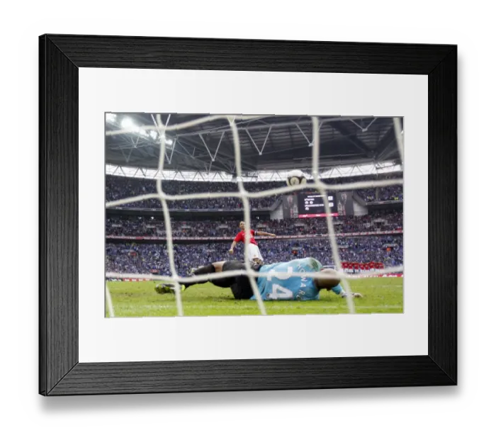 Framed Print : Tim Howard's Epic Penalty Save: Everton vs Manchester United at FA Cup Semi-Final, Wembley Stadium (2009) Framed Print : Tim Howard's Epic Penalty Save: Everton vs Manchester United at FA Cup Semi-Final, Wembley Stadium (2009)