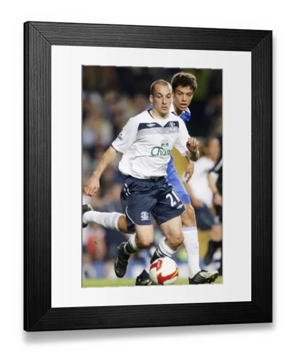 Framed Print : Football - Chelsea v Everton Barclays Premier League Framed Print : Football - Chelsea v Everton Barclays Premier League